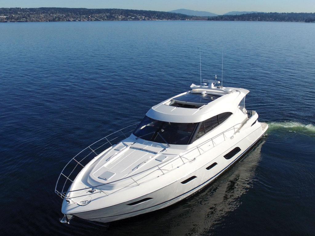 Riviera 6000 Sport Yacht
